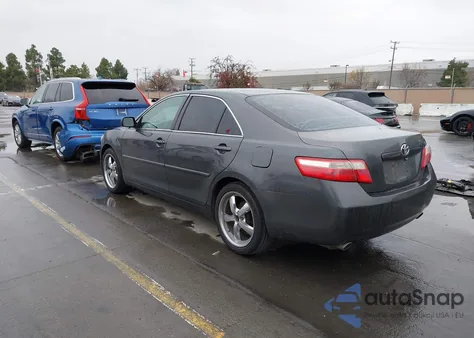 2007 Toyota Camry Le V6 z USA, uszkodzony, nr VIN 4T1BK46K07U015065
